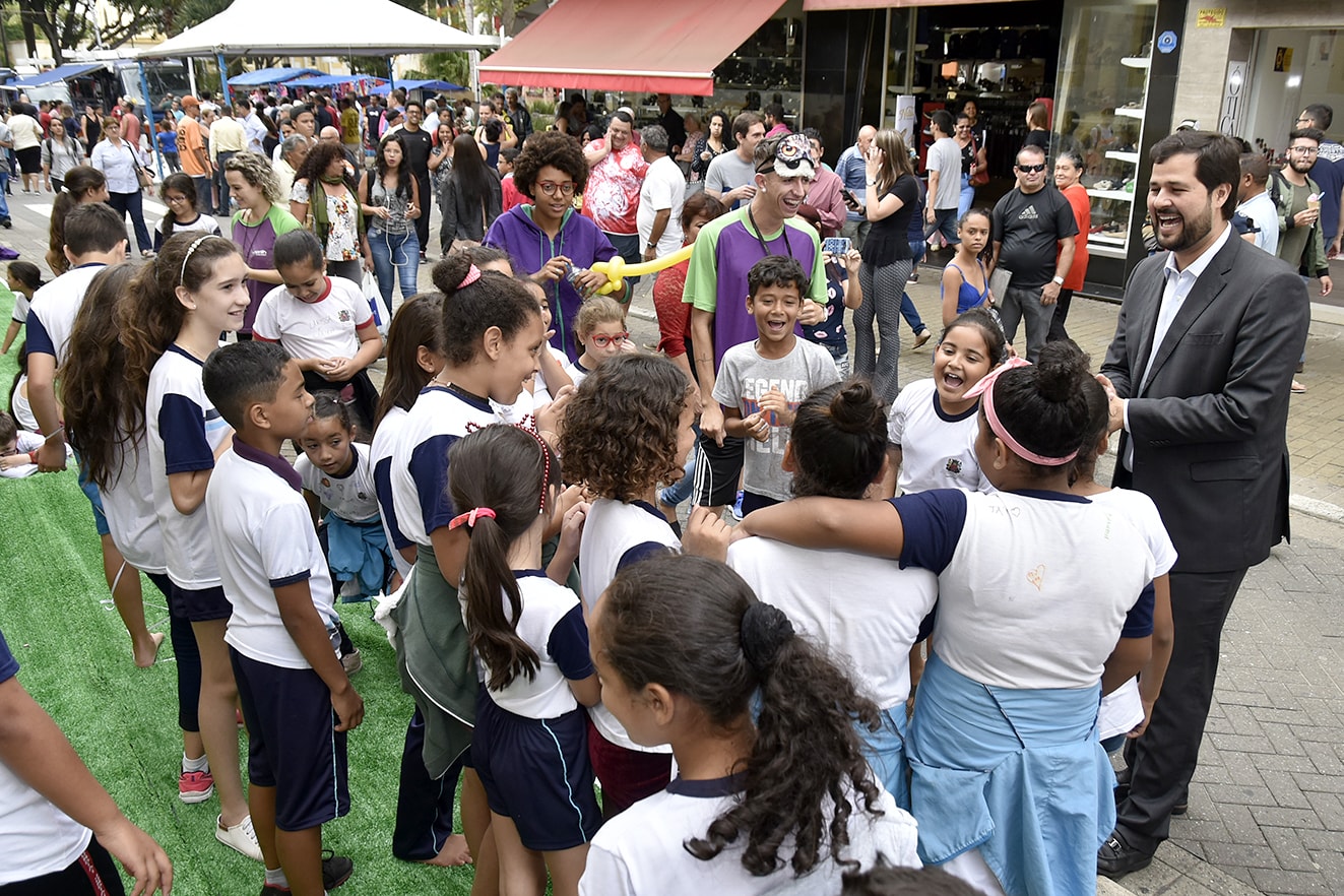 Lancamento Comite das Criancas e Ruas de brincar c 82 min