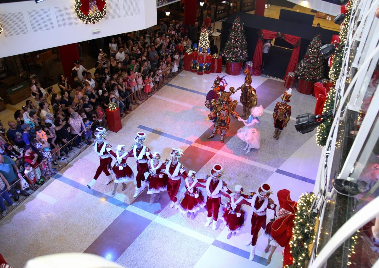 shows trazem a magia do natal ao maxi shopping jundiai